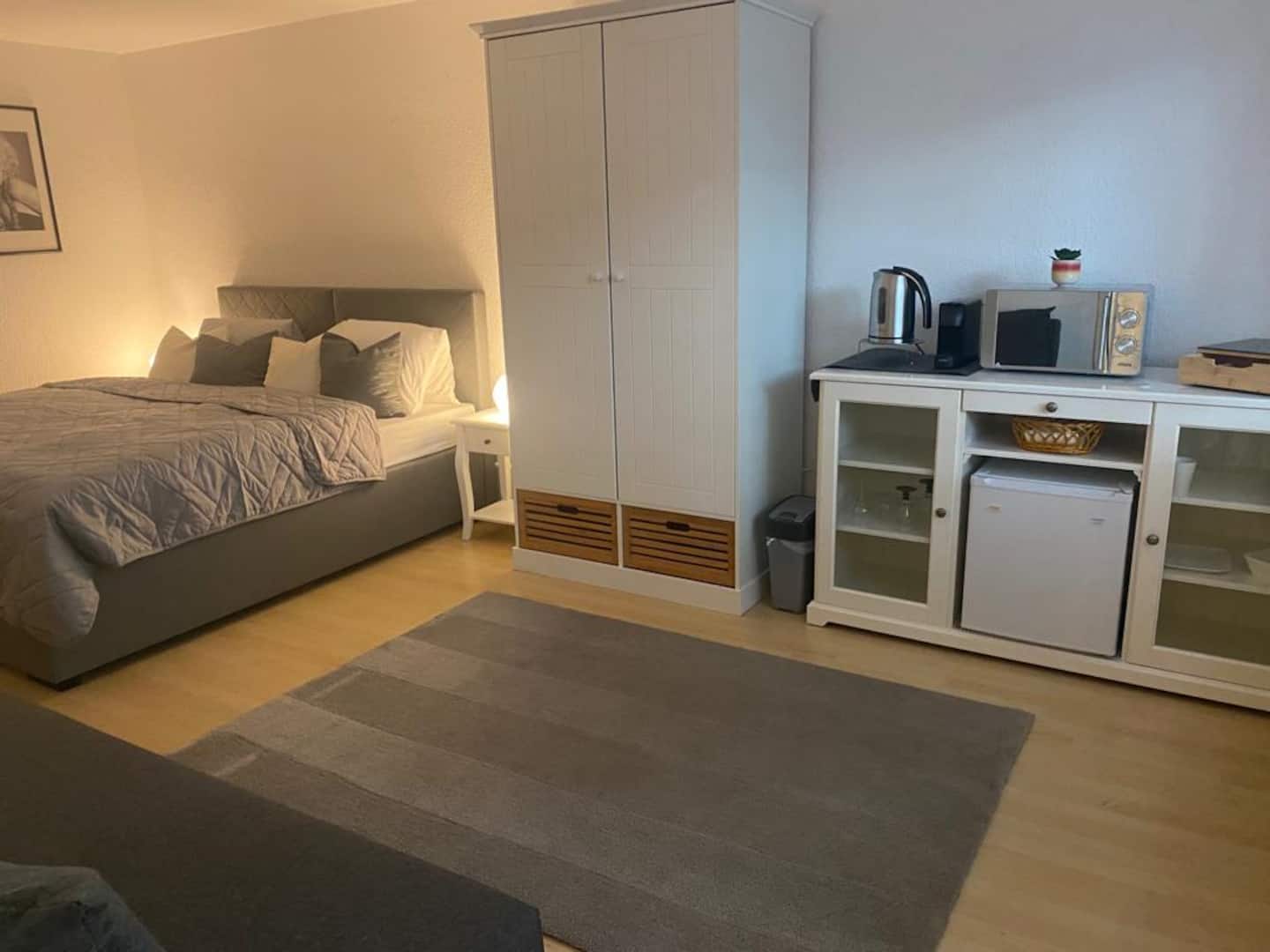Marilyn Ferienzimmer room and kitchenette